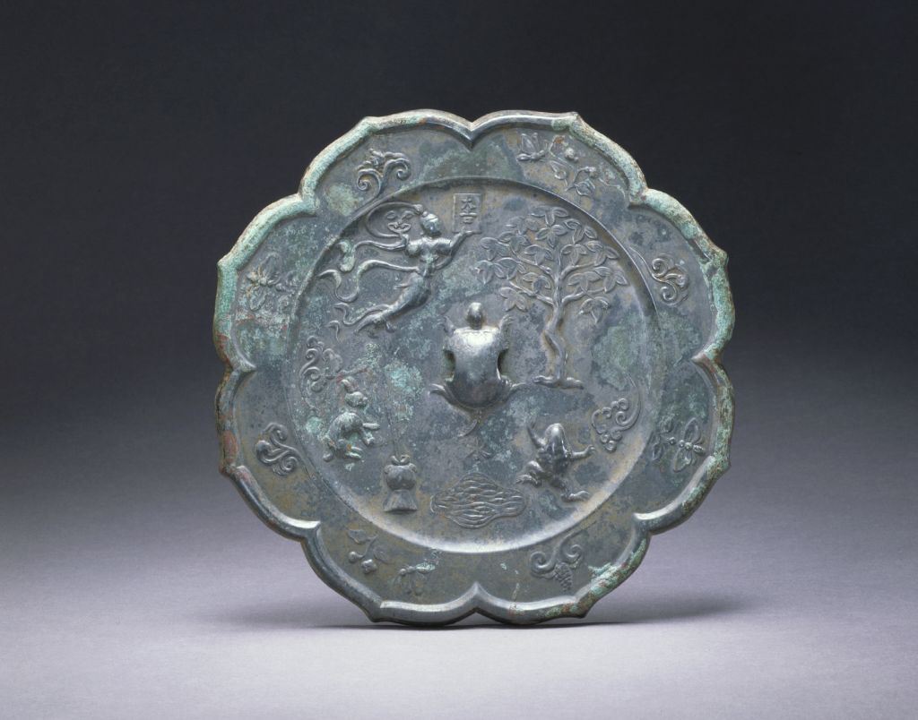 图片[1]-Chang’e Jade Rabbit Diamond Flower Mirror-China Archive